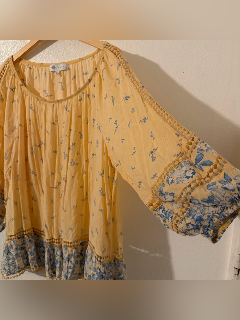 Fever Yellow Floral Peasant Blouse with Blue Trim Size 2X - Picture 3 of 10